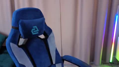 Snapshot of simplyzoe chatting on 03/04/26, 04:07 Zoe online show from 03/04/26, 04:07