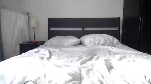 Sofi wed. - sat. 11am - 11 pm and Santi with Sofi sun.. - tue. 11 am - 5 pm  europe online show from 12/28/24, 11:52