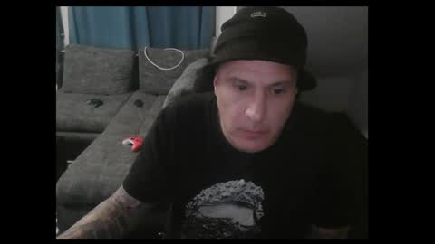 Snapshot of sinalco1975 chatting on 04/26/26, 01:03 sinalco1975 online show from 04/26/26, 01:03