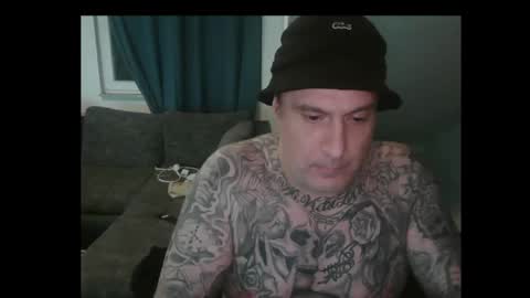 Snapshot of sinalco1975 chatting on 05/20/26, 01:45 sinalco1975 online show from 05/20/26, 01:45