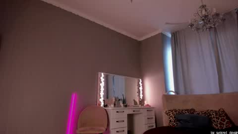 Naomi online show from 04/01/26, 12:17