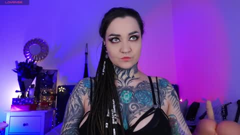 Ms. Sindel online show from 12/23/24, 01:35
