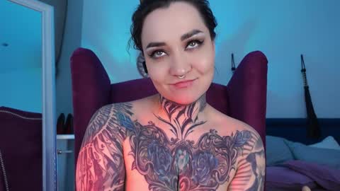 Ms. Sindel online show from 01/18/25, 04:53