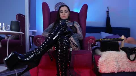 Ms. Sindel online show from 02/03/25, 02:24