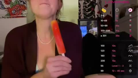 Snapshot of sinderleeisagoodgirl chatting on 07/13/26, 05:54 sinderleeisagoodgirl online show from 07/13/26, 05:54
