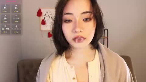 Snapshot of sindy_cet chatting on 06/17/26, 08:21 Eva online show from 06/17/26, 08:21