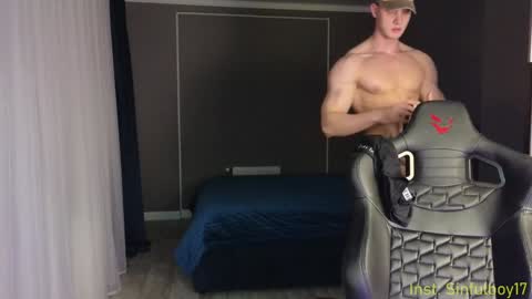 Snapshot of sinffuly chatting on 02/07/25, 04:35 Richard online show from 02/07/25, 04:35