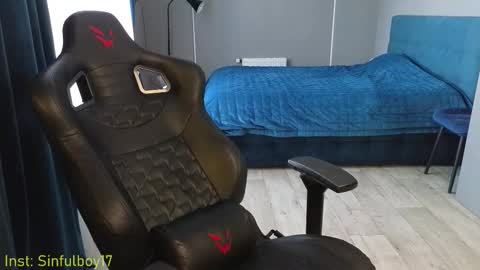 Snapshot of sinffuly chatting on 11/01/25, 09:33 Richard online show from 11/01/25, 09:33