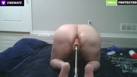 Snapshot of singleandhorny127048 chatting on 05/25/26, 12:27 Fuckmyass online show from 05/25/26, 12:27