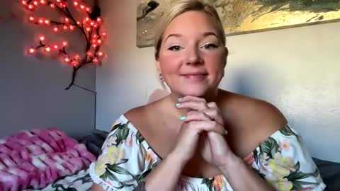 singlesexymom online show from 09/25/25, 03:49