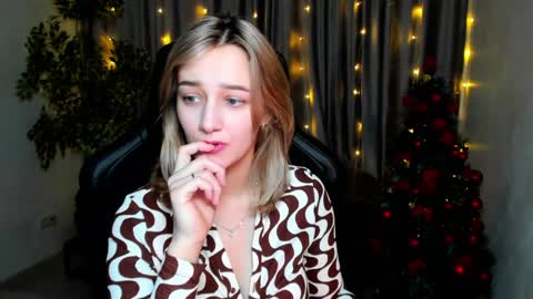 Snapshot of sinty_noria chatting on 12/28/24, 01:08 Sinty Noria online show from 12/28/24, 01:08