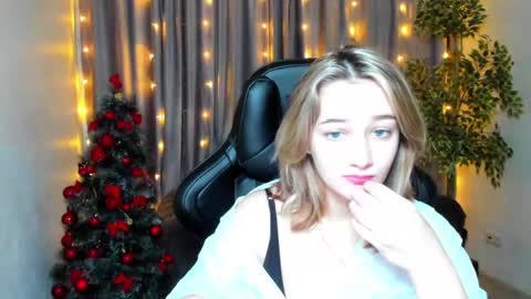 Snapshot of sinty_noria chatting on 12/31/24, 01:04 Sinty Noria online show from 12/31/24, 01:04