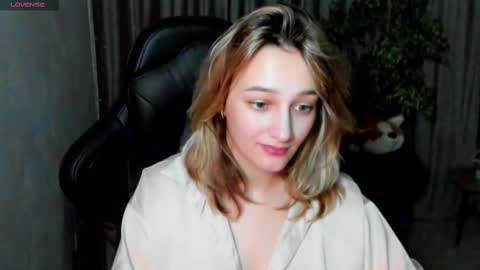 Snapshot of sinty_noria chatting on 02/19/25, 07:50 Sinty Noria online show from 02/19/25, 07:50