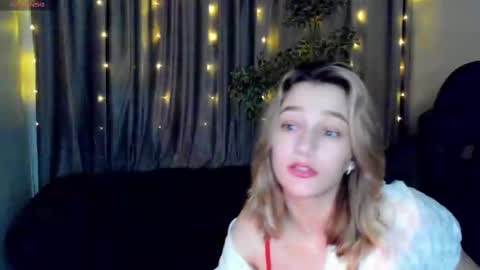 Snapshot of sinty_noria chatting on 02/26/25, 04:14 Sinty Noria online show from 02/26/25, 04:14