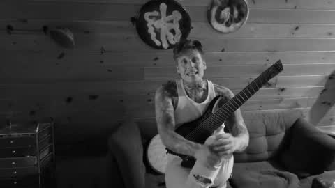 Snapshot of siphonophorstrings chatting on 10/25/25, 07:27 Dustbunnyfoofoo online show from 10/25/25, 07:27