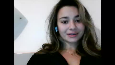 Snapshot of sirelvan chatting on 11/17/25, 09:42 sirelvan online show from 11/17/25, 09:42