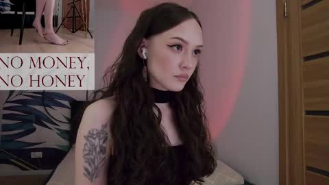 Snapshot of sirenaswhisper chatting on 04/22/26, 10:33 Goddess Sirena online show from 04/22/26, 10:33