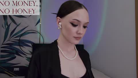 Snapshot of sirenaswhisper chatting on 06/13/26, 01:25 Goddess Sirena online show from 06/13/26, 01:25