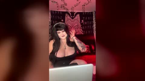 Siren Lux online show from 12/21/25, 02:30