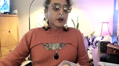 Snapshot of sirmrwombat chatting on 01/13/26, 01:33 SirMrWombat online show from 01/13/26, 01:33