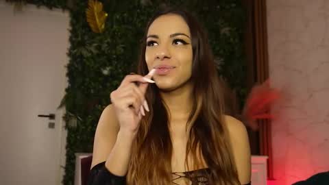 Dee online show from 01/13/26, 08:47