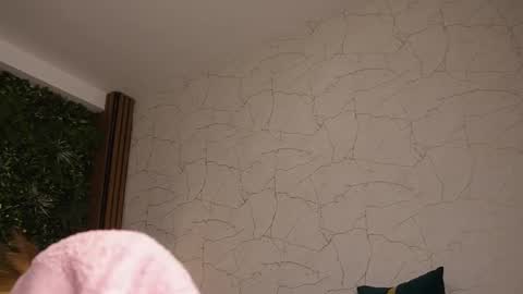 Dee online show from 02/25/26, 08:51