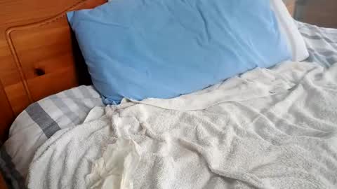 sisiam112 online show from 10/18/25, 10:27