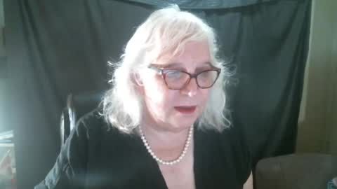 Sissy Diane online show from 09/15/25, 11:38