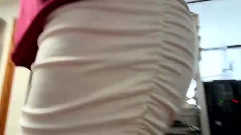 Snapshot of sissymiles chatting on 06/07/26, 01:21 SissyMiles online show from 06/07/26, 01:21