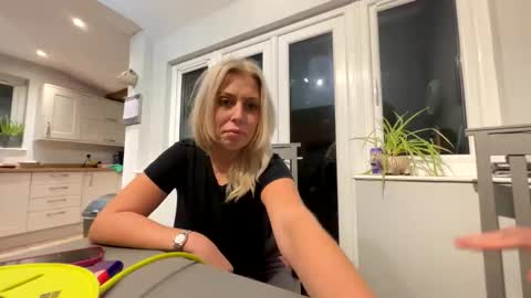 Snapshot of size10doubleg chatting on 10/26/25, 01:00 Doubleg online show from 10/26/25, 01:00