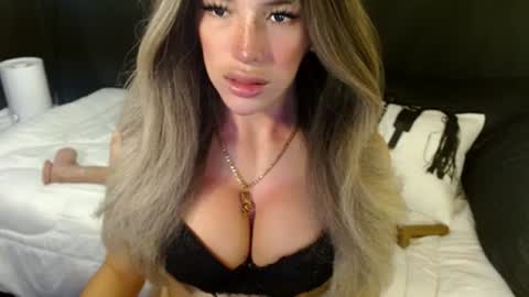 Snapshot of sizzling_cassie130 chatting on 07/07/26, 01:41 Cassie online show from 07/07/26, 01:41