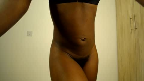 Snapshot of sizzly_ass chatting on 06/19/26, 01:10 sizzly_ass online show from 06/19/26, 01:10