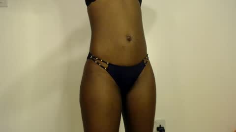 Snapshot of sizzly_ass chatting on 07/04/26, 02:18 sizzly_ass online show from 07/04/26, 02:18