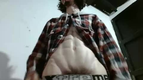 Snapshot of sk8sir chatting on 05/29/26, 02:37 sk8sir online show from 05/29/26, 02:37