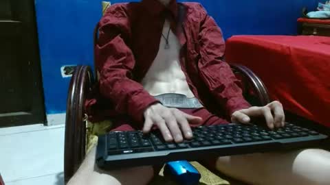 Snapshot of sk8sir chatting on 05/31/26, 03:41 sk8sir online show from 05/31/26, 03:41