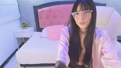 Skadhi online show from 04/10/26, 08:24