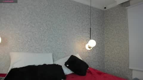 SKAILYN ANGELS online show from 10/31/25, 07:04