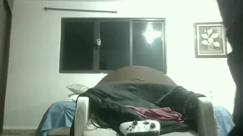 Snapshot of skanky_little_dolls chatting on 10/31/25, 12:00 skanky_little_dolls online show from 10/31/25, 12:00