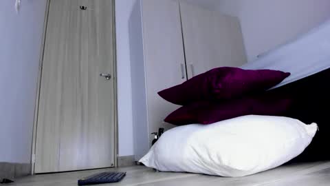 Snapshot of skarletsexy chatting on 11/21/25, 04:55 Skarlet online show from 11/21/25, 04:55