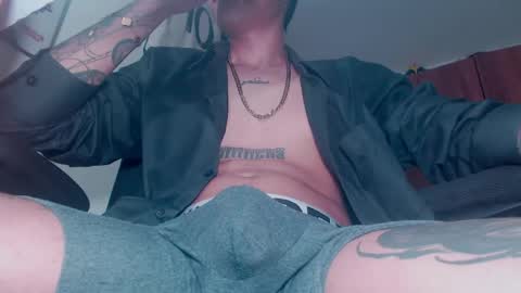Snapshot of skateboy444 chatting on 05/11/26, 07:36 king online show from 05/11/26, 07:36