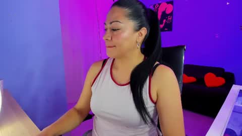 Snapshot of skater_gal chatting on 07/12/26, 12:01 susan ramires online show from 07/12/26, 12:01