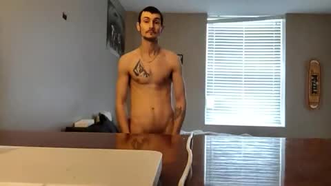 Snapshot of skaterpunk_1992 chatting on 02/01/26, 03:43 skaterpunk_1992 online show from 02/01/26, 03:43