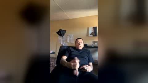 Snapshot of skbzpro chatting on 07/23/26, 05:44 skbzpro online show from 07/23/26, 05:44