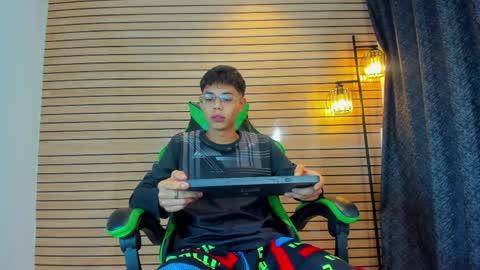 skiiny_boy online show from 04/10/26, 10:31