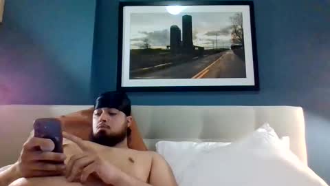 Snapshot of skimaskfuckerz chatting on 02/18/26, 07:04 skimaskfuckerz online show from 02/18/26, 07:04