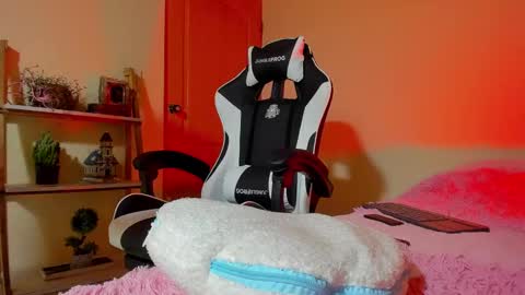 Your Queen Esthefi online show from 01/06/25, 05:38