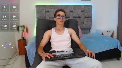 skinny_bigcock20 online show from 02/06/26, 09:29