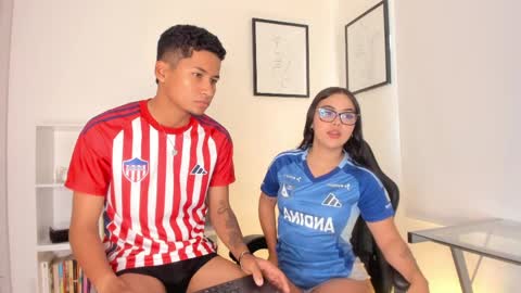 Snapshot of skinny_dlhh chatting on 03/28/26, 04:06 skinny_dlhh online show from 03/28/26, 04:06