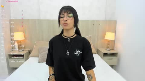 Emily Rojas online show from 09/11/25, 07:47