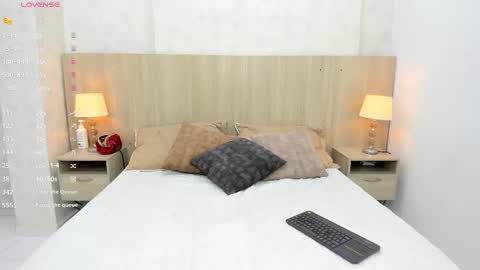 Emily Rojas online show from 09/19/25, 07:47